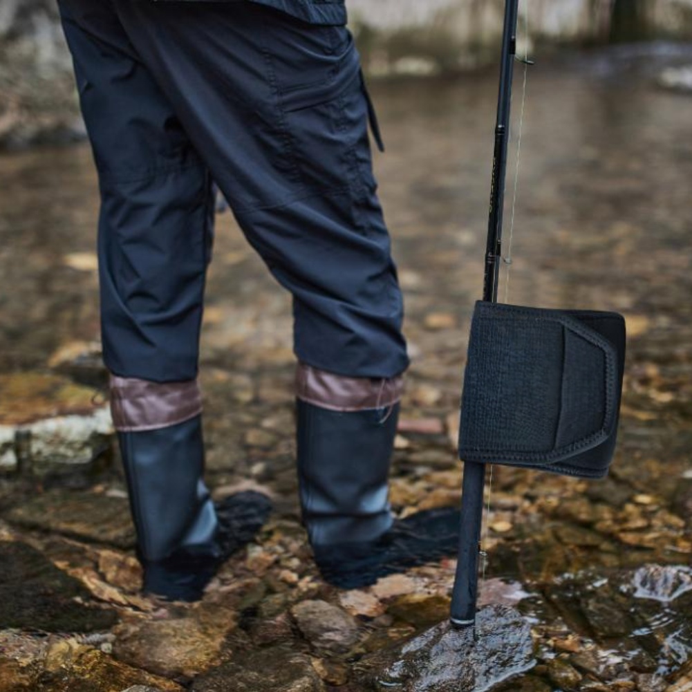 衝撃吸収機能付きの釣りリール収納バッグ。3層構造の内部、防水 - Reel Bag のレビューと価格