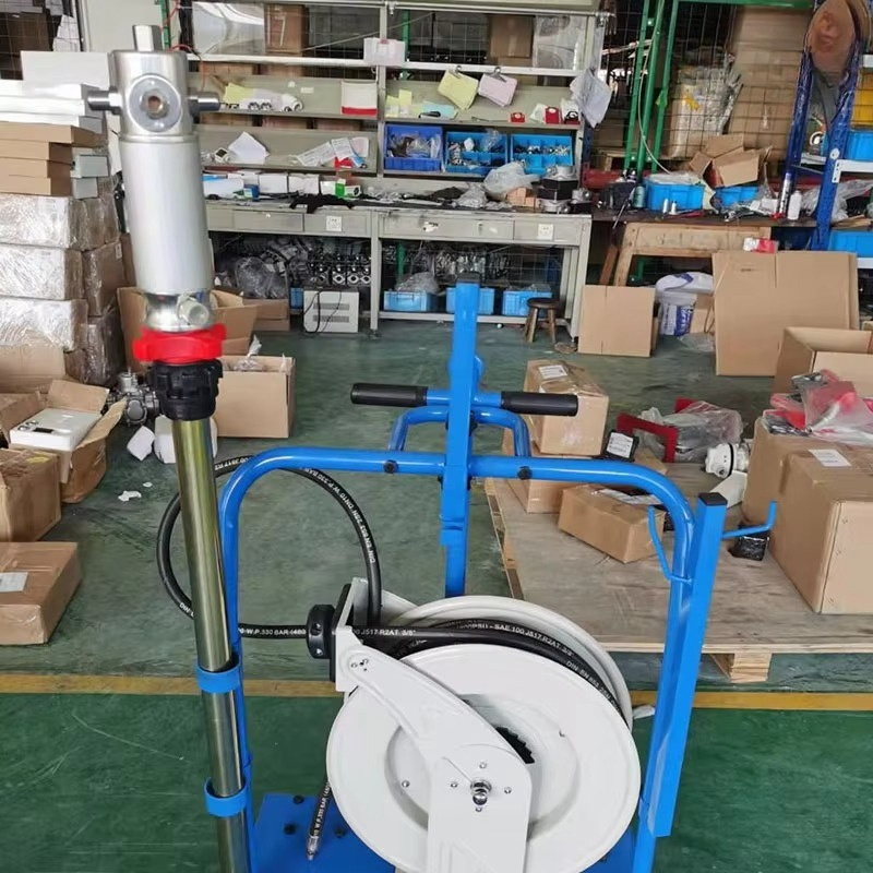 空気圧式移動式潤滑油供給台車キット（ホースリール付き） qx - Reel Oil のレビューと価格